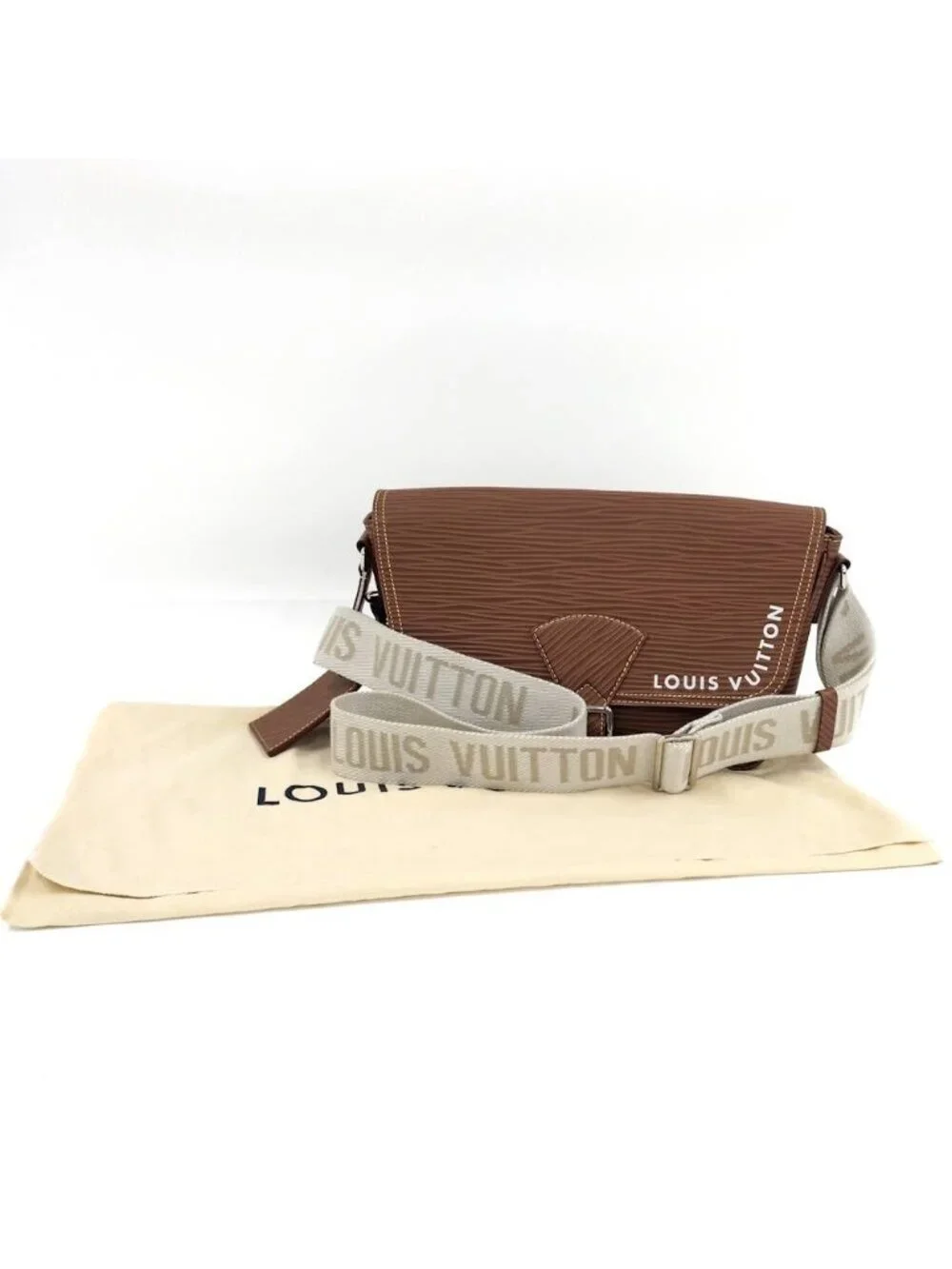 Louis Vuitton Montsouris XL Messengerbag Epi Brown